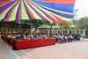 Các đại biểu và học sinh ở TP Hạ Long tham dự lễ khai mạc.
